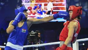 India’s Sonia Chahal (in blue) punches Stanimira Petrova of Bulgaria during the women's light flyweight 57 kg category bout at AIBA Women's World Boxing Championships.(PTI) India’s Sonia Chahal (in blue) punches Stanimira Petrova of Bulgaria during the women's light flyweight 57 kg category bout at AIBA Women's World Boxing Championships.(PTI)
