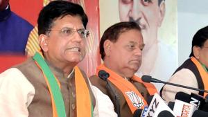 Minister of Railways Piyush Goyal addressing a press conference in Jaipur on Tuesday, November 20, 2018.(HT Photo)