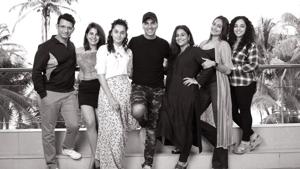 Mission Mangal stars Sharman Joshi, Kirti Kulhari, Taapsee Pannu, Akshay Kumar, Vidya Balan, Sonakshi Sinha and Nithya Menen.(Twitter) Mission Mangal stars Sharman Joshi, Kirti Kulhari, Taapsee Pannu, Akshay Kumar, Vidya Balan, Sonakshi Sinha and Nithya Menen.(Twitter)