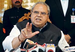 Jammu and Kashmir Governor Satya Pal Malik addresses a press conference at Governor House, Jammu, November 22(Nitin Kanotra / Hindustan Times) Jammu and Kashmir Governor Satya Pal Malik addresses a press conference at Governor House, Jammu, November 22(Nitin Kanotra / Hindustan Times)
