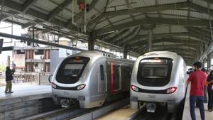 11.4 km-long Versova-Andheri-Ghatkopar Metro line, which now carries around 3,12,000 passengers daily has helped reduced 22.7 tonnes of CO2 emissions a day(Hindustan Times) 11.4 km-long Versova-Andheri-Ghatkopar Metro line, which now carries around 3,12,000 passengers daily has helped reduced 22.7 tonnes of CO2 emissions a day(Hindustan Times)