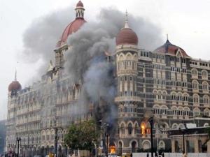 Members of Hindi film fraternity paid tribute to the victims of Mumbai terror attacks. Members of Hindi film fraternity paid tribute to the victims of Mumbai terror attacks.