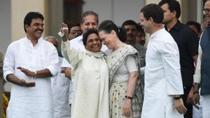 The much talked about meeting of opposition leaders that was originally expected to take place on November 22 could now happen in the second week of December and see the parties discuss ways to strategise a plan for the 2019 Lok Sabha elections.(HT Photo) The much talked about meeting of opposition leaders that was originally expected to take place on November 22 could now happen in the second week of December and see the parties discuss ways to strategise a plan for the 2019 Lok Sabha elections.(HT Photo)
