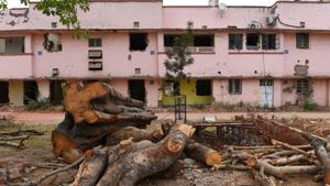 The notification was criticised in the backdrop of massive protests over a proposal earlier this year to fell more than 16,000 trees for the redevelopment of seven colonies in south Delhi.(Vipin Kumar/HT File) The notification was criticised in the backdrop of massive protests over a proposal earlier this year to fell more than 16,000 trees for the redevelopment of seven colonies in south Delhi.(Vipin Kumar/HT File)