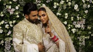 Bollywood actors Ranveer Singh and Deepika Padukone pose during a photo-op at their wedding reception in Mumbai, India, November 28, 2018.(REUTERS) Bollywood actors Ranveer Singh and Deepika Padukone pose during a photo-op at their wedding reception in Mumbai, India, November 28, 2018.(REUTERS)