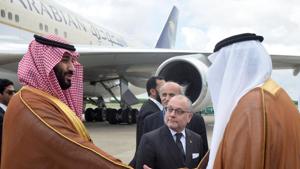 Saudi Arabia's Crown Prince Mohammed bin Salman shakes hands with a Saudi Arabia's embassy official as Argentine Foreign Minister Jorge Faurie watches, at Ministro Pistarini in Buenos Aires, Argentina, November 28, 2018.(REUTERS) Saudi Arabia's Crown Prince Mohammed bin Salman shakes hands with a Saudi Arabia's embassy official as Argentine Foreign Minister Jorge Faurie watches, at Ministro Pistarini in Buenos Aires, Argentina, November 28, 2018.(REUTERS)