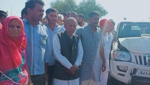 Congress candidate from Barmer assembly constituency has alleged that he was attacked by some miscreants while campaigning and his vehicle was also damaged.(HT Photo) Congress candidate from Barmer assembly constituency has alleged that he was attacked by some miscreants while campaigning and his vehicle was also damaged.(HT Photo)