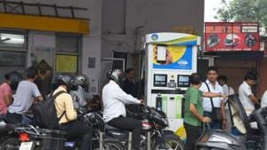 The incident occurred on Tuesday afternoon at Punjabwadi area of Chembur at a petrol pump.(HT File / Representative Photo) The incident occurred on Tuesday afternoon at Punjabwadi area of Chembur at a petrol pump.(HT File / Representative Photo)