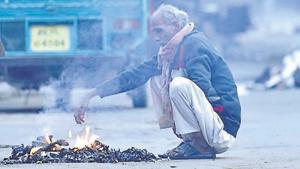 Minimum temperature in Delhi is currently two degrees above the normal.(Sanchit Khanna/HT PHOTO) Minimum temperature in Delhi is currently two degrees above the normal.(Sanchit Khanna/HT PHOTO)