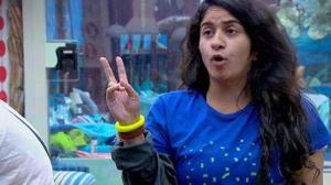 Surbhi Rana provokes Sreesanth and Romil Chaudhary in Bigg Boss 12 house.(Twitter) Surbhi Rana provokes Sreesanth and Romil Chaudhary in Bigg Boss 12 house.(Twitter)