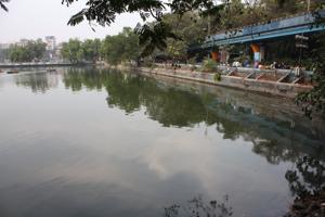 Masunda lake, also known as Talaopali, will have a floating pathway from the Mahatma Gandhi garden till Jambli Naka market.(Praful Gangurde/ HT Photo) Masunda lake, also known as Talaopali, will have a floating pathway from the Mahatma Gandhi garden till Jambli Naka market.(Praful Gangurde/ HT Photo)