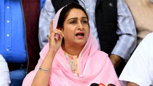Union Minister Harsimrat Kaur Badal was among the two Union ministers from India who had attended the Kartarpur Corridor ceremony in Pakistan.(Amal KS/HT PHOTO) Union Minister Harsimrat Kaur Badal was among the two Union ministers from India who had attended the Kartarpur Corridor ceremony in Pakistan.(Amal KS/HT PHOTO)