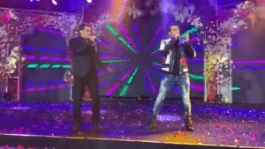 Salman Khan performing with Kamaal Khan at a wedding in Phuket.(Instagram) Salman Khan performing with Kamaal Khan at a wedding in Phuket.(Instagram)