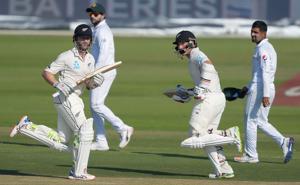 New Zealand captain Kane Williamson (L) and teammate BJ Watling (2R) run between the wickets as Pakistani cricketers Asad Shafiq (R) and Imam-ul-Haq (2L) look on during the first day of the third and final Test cricket match between Pakistan and New Zealand at the Sheikh Zayed International Cricket Stadium in Abu Dhabi on December 3, 2018(AFP) New Zealand captain Kane Williamson (L) and teammate BJ Watling (2R) run between the wickets as Pakistani cricketers Asad Shafiq (R) and Imam-ul-Haq (2L) look on during the first day of the third and final Test cricket match between Pakistan and New Zealand at the Sheikh Zayed International Cricket Stadium in Abu Dhabi on December 3, 2018(AFP)