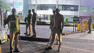 Following the police crackdown on pubs and bars on MG Road in July this year, the entry of single ■ women had been barred by club owners.(Yogendra Kumar/HT PHOTO) Following the police crackdown on pubs and bars on MG Road in July this year, the entry of single ■ women had been barred by club owners.(Yogendra Kumar/HT PHOTO)