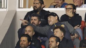 Dorados head coach Diego Maradona (right) watches the final leg of Mexico's second division soccer league match against Atletico San Luis in San Luis Potosi.(AP)