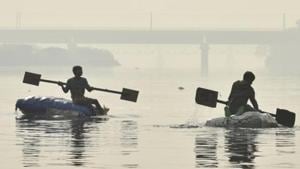 The Yamuna river in New Delhi. Spike in the river’s ammonia levels is a recurrent problem which takes place every winter and ends up in a blame game between Delhi and Haryana.(Raj K Raj/HT PHOTO) The Yamuna river in New Delhi. Spike in the river’s ammonia levels is a recurrent problem which takes place every winter and ends up in a blame game between Delhi and Haryana.(Raj K Raj/HT PHOTO)
