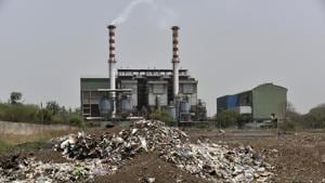 File photo of Timarpur Okhla Waste Management Company Plant at Okhla . Projects including the engineered landfill site at Okhla announced by the SDMC in the previous years are yet to completed.(HT File) File photo of Timarpur Okhla Waste Management Company Plant at Okhla . Projects including the engineered landfill site at Okhla announced by the SDMC in the previous years are yet to completed.(HT File)