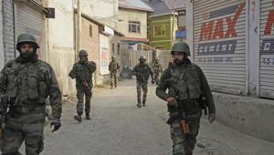A soldier was killed in firing by Pakistani army across Line of Control (LoC) in north Kashmir on Thursday, officials said.(HT File Photo) A soldier was killed in firing by Pakistani army across Line of Control (LoC) in north Kashmir on Thursday, officials said.(HT File Photo)