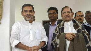 Union minister and Rashtriya Lok Samta Party (RLSP) chief Upendra Kushwaha with expelled JD(U) leader Sharad Yadav in New Delhi.(PTI) Union minister and Rashtriya Lok Samta Party (RLSP) chief Upendra Kushwaha with expelled JD(U) leader Sharad Yadav in New Delhi.(PTI)