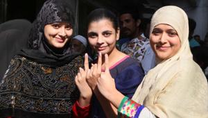 Reports of EVM malfunctions came in from areas such as Jaipur Sikar, Kota and Sardarpura. The Congress complained to the Election Commission that they received 460 complaints.(Himanshu Vyas/HT Photo) Reports of EVM malfunctions came in from areas such as Jaipur Sikar, Kota and Sardarpura. The Congress complained to the Election Commission that they received 460 complaints.(Himanshu Vyas/HT Photo)