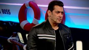 Salman Khan scolded Bigg Boss 12 contestants for their bad behaviour in the house. Salman Khan scolded Bigg Boss 12 contestants for their bad behaviour in the house.