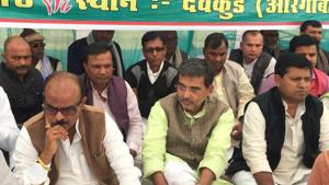Union minister Upendra Kushwaha sat on a day-long fast in Bihar’s Aurangabad district on Saturday to protest against the state government’s delay in allotting land for a Kendriya Vidyalaya.(Upendra Kushwaha/Twitter) Union minister Upendra Kushwaha sat on a day-long fast in Bihar’s Aurangabad district on Saturday to protest against the state government’s delay in allotting land for a Kendriya Vidyalaya.(Upendra Kushwaha/Twitter)