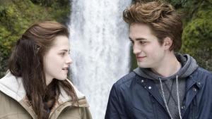Kristen Stewart and Robert Pattinson star as Bella and Edward in Twilight. Kristen Stewart and Robert Pattinson star as Bella and Edward in Twilight.