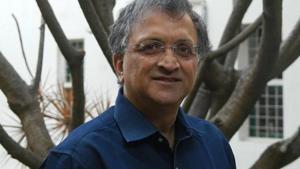 Ramchandra Guha, who is among the most vocal critics of the BJP, facing flak on Twitter after he put up a picture of himself enjoying beef, was on Sunday forced to remove and apologise for his earlier take after threats and phone calls.(HT Photo) Ramchandra Guha, who is among the most vocal critics of the BJP, facing flak on Twitter after he put up a picture of himself enjoying beef, was on Sunday forced to remove and apologise for his earlier take after threats and phone calls.(HT Photo)