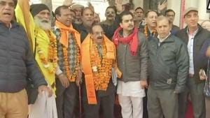 Amritsar: 139 Indian pilgrims leave for Pakistan to visit Shree Katas Raj Temple, in Chakwal district there.(ANI/Twitter) Amritsar: 139 Indian pilgrims leave for Pakistan to visit Shree Katas Raj Temple, in Chakwal district there.(ANI/Twitter)