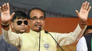 Madhya Pradesh chief minister Shivraj Singh Chouhan campaigns in support of BJP candidate Rameshwar Sharma, in Bhopal on Nov 26.(PTI Photo) Madhya Pradesh chief minister Shivraj Singh Chouhan campaigns in support of BJP candidate Rameshwar Sharma, in Bhopal on Nov 26.(PTI Photo)