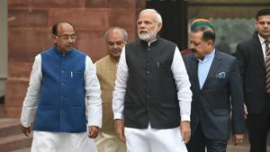 prime Minister Narendra Modi walks into parliament for the winter session.(Arvind Yadav/HT) prime Minister Narendra Modi walks into parliament for the winter session.(Arvind Yadav/HT)