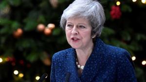 Britain's Prime Minister Theresa May addresses the media outside 10 Downing Street after it was announced that the Conservative Party will hold a vote of no confidence in her leadership, in London, Britain, December 12, 2018.(Reuters)