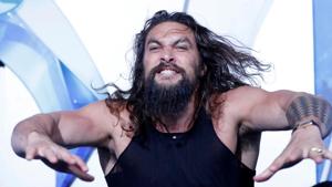 Cast member Jason Momoa performs a haka dance at the premiere for Aquaman in Los Angeles.(REUTERS) Cast member Jason Momoa performs a haka dance at the premiere for Aquaman in Los Angeles.(REUTERS)