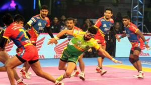 UP Yoddha produced an impressive team effort to beat defending champions Patna Pirates 47-31 in a Pro Kabaddi season six match in Panchkula on Sunday.(Pro Kabaddi League) UP Yoddha produced an impressive team effort to beat defending champions Patna Pirates 47-31 in a Pro Kabaddi season six match in Panchkula on Sunday.(Pro Kabaddi League)
