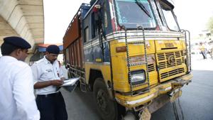 Road safety experts agree that some traffic offences have a ‘seasonal nature’.(HT/Picture for representation) Road safety experts agree that some traffic offences have a ‘seasonal nature’.(HT/Picture for representation)