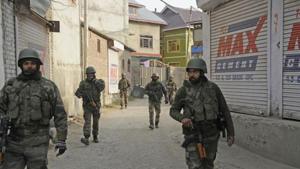 Army soldiers on patrol on the outskirts of Srinagar, Jammu and Kashmir (File Photo)(HT) Army soldiers on patrol on the outskirts of Srinagar, Jammu and Kashmir (File Photo)(HT)