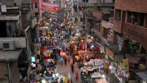 Following MCG sealing drives against traders operating with a licence, there has been a surge in the demand for permits in Gurugram.(Parveen Kumar / HT Photo) Following MCG sealing drives against traders operating with a licence, there has been a surge in the demand for permits in Gurugram.(Parveen Kumar / HT Photo)