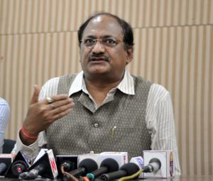 Brijesh Dixit, managing director, Maha- Metro.(HT PHOTO) Brijesh Dixit, managing director, Maha- Metro.(HT PHOTO)
