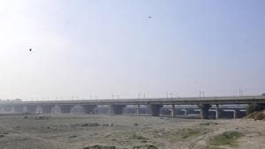 Inauguration date of the Noida-Delhi bridge is yet to be decide.(HT Photo) Inauguration date of the Noida-Delhi bridge is yet to be decide.(HT Photo)