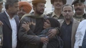 Hamid Ansari (wearing a cap), a teacher at the Mumbai Management College, had entered Pakistan on November 12, 2012, to meet a woman whom he had befriended on social media.(HT Photo) Hamid Ansari (wearing a cap), a teacher at the Mumbai Management College, had entered Pakistan on November 12, 2012, to meet a woman whom he had befriended on social media.(HT Photo)