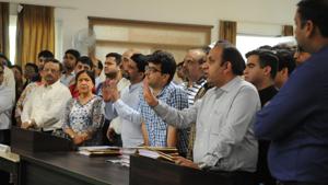 File photo of hundreds of home buyers of Greenopolis project in Gurugram’s Sector 89 at the RERA office in May, 2018.(Parveen Kumar / HT File) File photo of hundreds of home buyers of Greenopolis project in Gurugram’s Sector 89 at the RERA office in May, 2018.(Parveen Kumar / HT File)