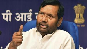 In the 2014 Lok Sabha electioms, Ram Vilas Paswan’s Lok Janashakti Party fielded candidates in seven seats in Bihar and won six.(PTI/File Photo) In the 2014 Lok Sabha electioms, Ram Vilas Paswan’s Lok Janashakti Party fielded candidates in seven seats in Bihar and won six.(PTI/File Photo)