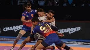 File image of players of Dabang Delhi in action in the Pro Kabaddi League 2018.(HT Phtoto)