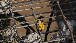 A portion of Rampura flyover caved in from Jaipur to Delhi side at National Highway 48 near sector-82/83, in Gurugram, on Monday, 17 December 2018.(HT Photo) A portion of Rampura flyover caved in from Jaipur to Delhi side at National Highway 48 near sector-82/83, in Gurugram, on Monday, 17 December 2018.(HT Photo)