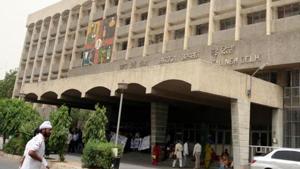 An 18-year-old girl from Uttarakhand, who was set on fire by a stalker, has been shifted to the Safdarjung Hospital in New Delhi (in picture) for further treatment.(HT File) An 18-year-old girl from Uttarakhand, who was set on fire by a stalker, has been shifted to the Safdarjung Hospital in New Delhi (in picture) for further treatment.(HT File)