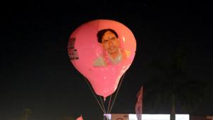 Supporters of Telangana hold a balloon with an image of Telangana Rashtra Samiti TRS president K Chandrasekhar Rao.(AFP File Photo) Supporters of Telangana hold a balloon with an image of Telangana Rashtra Samiti TRS president K Chandrasekhar Rao.(AFP File Photo)