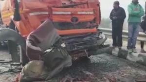 7 people were killed in a 50-vehicle pile-up near Rohtak on Monday morning.(ANI/Twitter) 7 people were killed in a 50-vehicle pile-up near Rohtak on Monday morning.(ANI/Twitter)