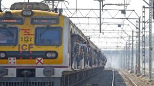 A Western Railway train at Andheri in Mumbai.(HT FILE) A Western Railway train at Andheri in Mumbai.(HT FILE)