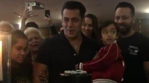 The four-tier cake was specially personalised to Salman Khan.(Screengrab) The four-tier cake was specially personalised to Salman Khan.(Screengrab)